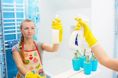 Professional move out cleaning in a Fulham flat with kitchen and living area focus