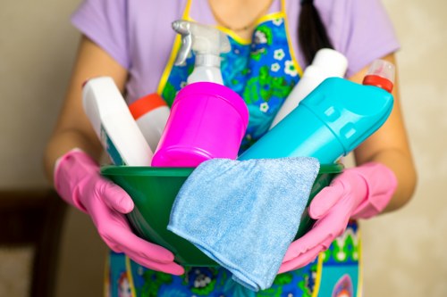 Final property clean in Fulham covering kitchen appliances, floors, and surfaces