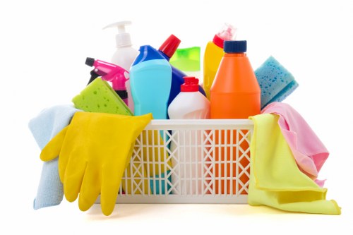 End of tenancy cleaning checklist for a Fulham property with bathroom and kitchen tasks